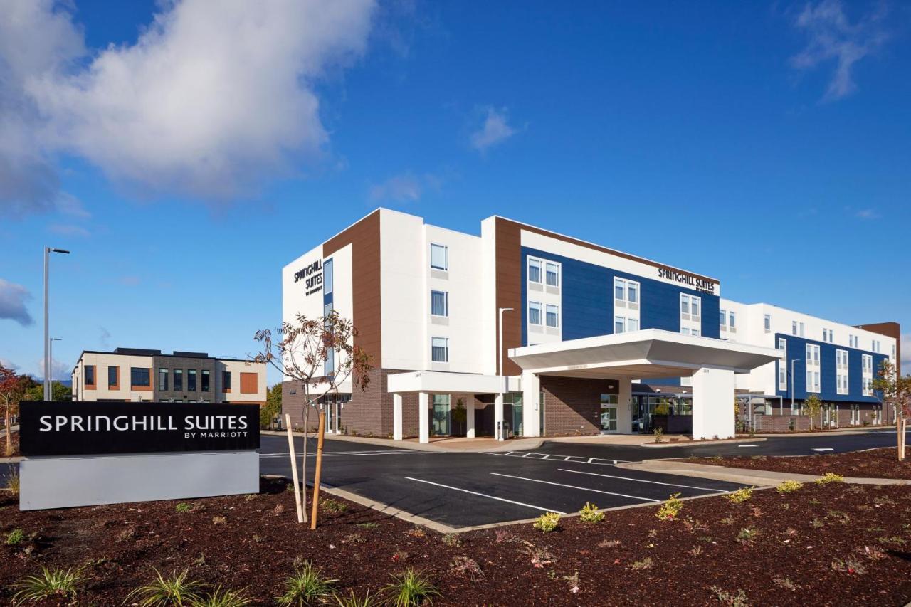 Springhill Suites By Marriott Medford Airport Exterior photo